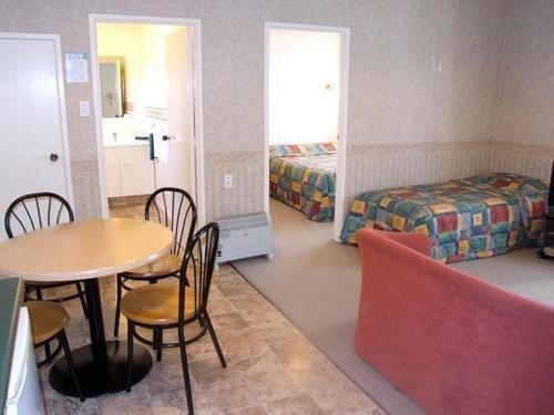 קיימברידג' Colonial Court Motel מראה חיצוני תמונה